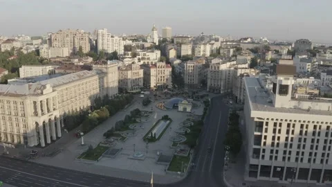 Monument statue at the Independence Square in Kyiv. Ukraine. Aerial. Summer 動画素材 200987245