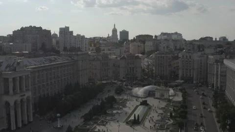 Monument statue at the Independence Square in Kyiv. Ukraine. Aerial. Summer Vídeo Stock 200988093