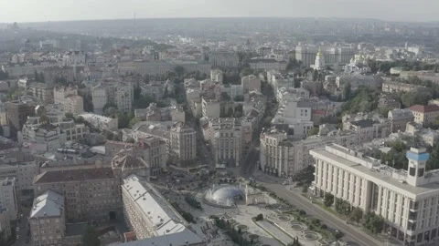 Monument statue at the Independence Square in Kyiv. Ukraine. Aerial. Summer 库存影片 200988593