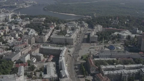 Monument statue at the Independence Square in Kyiv. Ukraine. Aerial. Summer Vídeo Stock 200992297