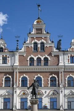 Monument to Thorgils Knutsson on the background of the Old Town Hall. Vyborg Фото