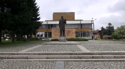 Monument in the town square Vidéo 45312953