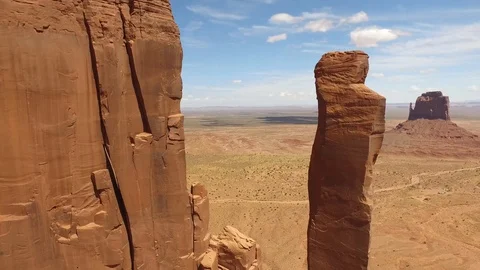 Monument Valley Mitten Reverse Fly Through Video stock 101625256
