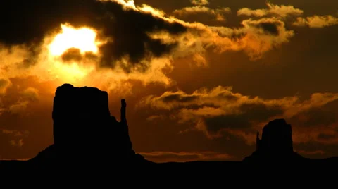 Monument valley sun gliding Video stock 932461