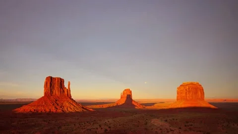Monument Valley Twilight Clouds Sunset Time Lapse 動画素材 210499860