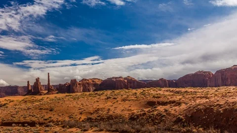Monument Valley Utah Desert Cloud Time Lapse 4k Stockbeeldmateriaal 89563523