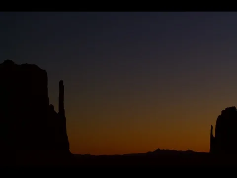 Monument Valley viewpoint from visitor center at sunrise 動画素材 73813730