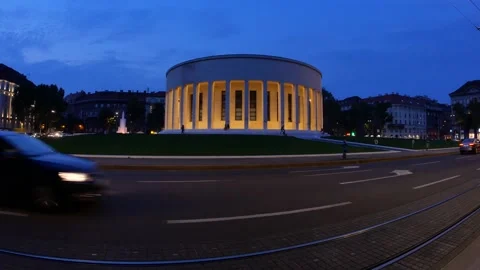 Monument in Zagreb at night Stock-Footage 148119221