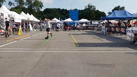 Monza (MB) - 04.06.2017 roller dance between obstacles Video stock 76519199