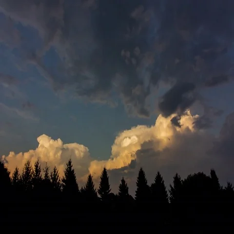 Moody Sunset Flowing Motion of clouds 動画素材 69413685