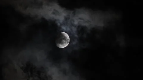 Moon 230530 01 库存影片 242815102
