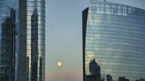 Moon and Buildings Close Up 库存影片 98497953