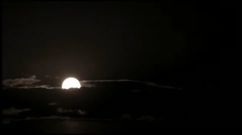 Moon and clouds timelapse Видео 10868237