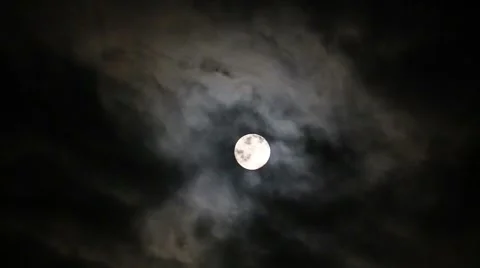 The moon on  black night sky and floating clouds 库存影片 40605350