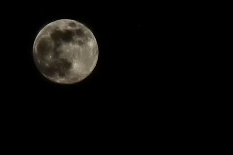 The moon on the cloudless night sky Foto stock