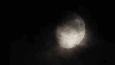 Moon with clouds moving on sky, 4k closeup video at night Video stock 99964727