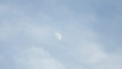 Moon with misty cloud drift at real time Видео 162631314