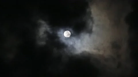 Moon moving between clouds Video stock 60967983