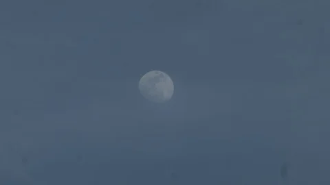 Moon in the night sky 스톡 동영상 106824744