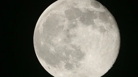 Moon in the nighttime sky Vidéo 39494618