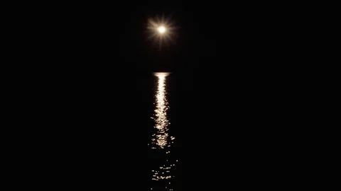 Moon reflection on the sea 4K Stock Footage 90913969