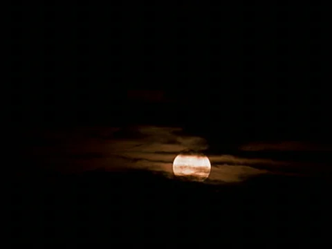 Moon Sets Through Clouds 400x300 Video stock 532310