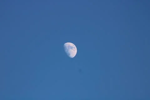 Moon in sky in daytime Foto stock