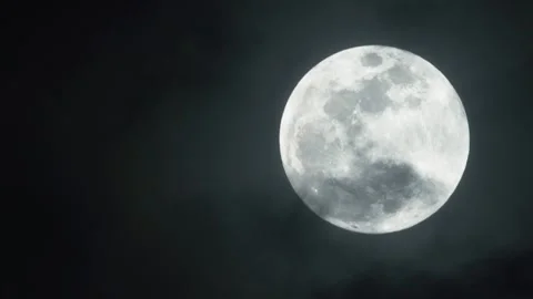 A Moon through the Clouds Vidéo 233668211
