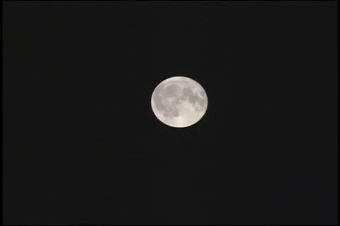 Moon-zoom-out Stock-Footage 131409