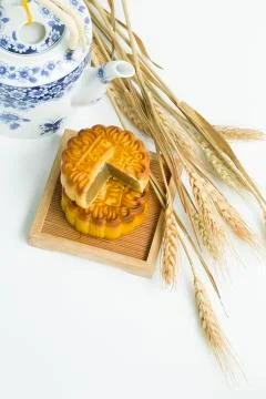Mooncakes and tea Stock Photos