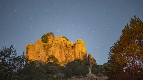 Moonlight revealing rock mountain time lapse Video stock 148606367