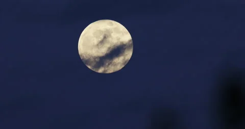 Moonrise with clouds Stock Footage 165266940
