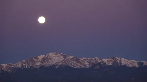 Moonset over Pikes Peak timelapse Stock Footage 107692695
