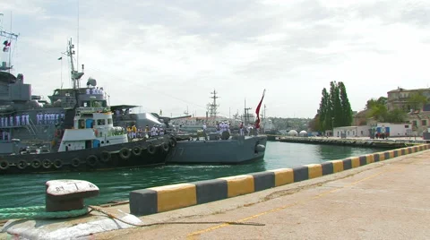 Mooring warship. Stock-Footage 5298997