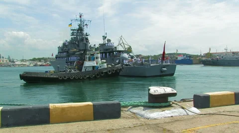 Mooring warship. Stock-Footage 5299018