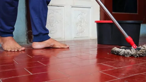 Mops the floor Видео 332882747