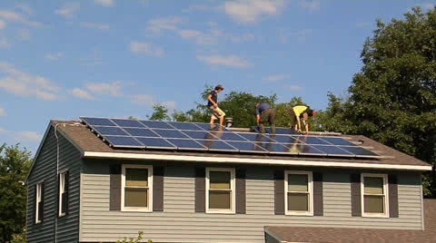 More Solar panel installation Vidéo 25657345