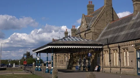 Morecambe bay seaside resort in train station North England UK 4K Vídeos de archivo 110622467