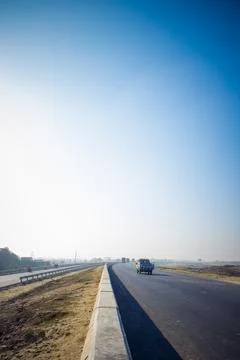 Morning at Chattogram Outer Ring Road Highway Under Clear Blue Sky Foto stock
