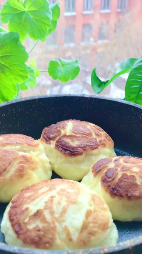 Morning cheesecakes Stock Footage 171522617