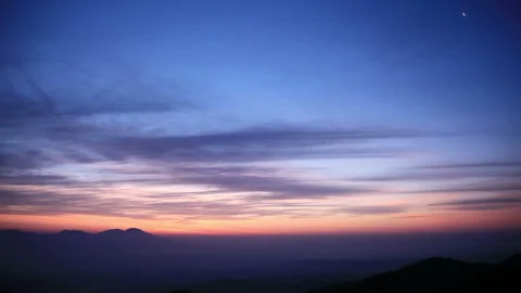 Morning Sun, Flowing Dawn Clouds, Moon, Mount Asama, and Sea of Clouds Vídeo Stock 330198782