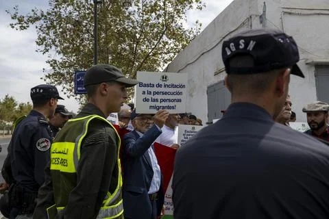 Moroccan activists protest over Ceuta and Melilla crossings in Rabat, Morocco -  Fotos Stock