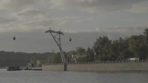 Moscow cable car transport system moving over moskva river 動画素材 345120136