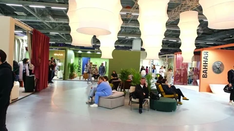 Moscow Design and Interior Design Week. People go looking at the exhibits. 스톡 동영상 240830853