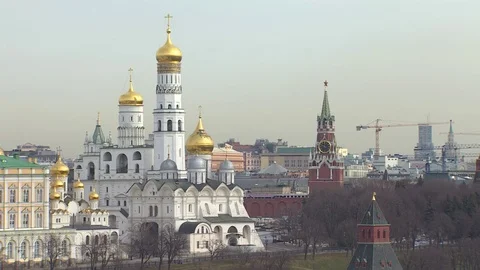 Moscow Kremlin and the construction cranes at foreshortening. From far Stock Footage 75344236