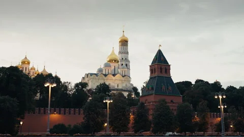 Moscow kremlin cathedrals and ivan the great bell tower Video stock 343711098