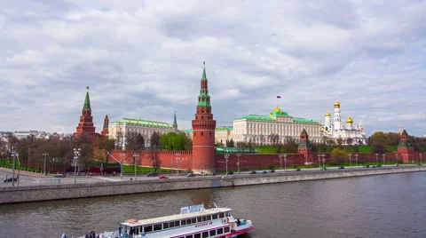 Moscow Kremlin on a cloudy day. Video stock 49743913