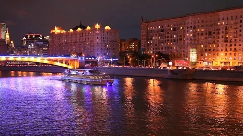 Moscow river at nigh Vídeos de archivo 79601353