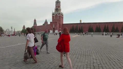 Moscow, Russia - May 18, 2026: Tourists Walking in Red Square Stockbeeldmateriaal 336176341