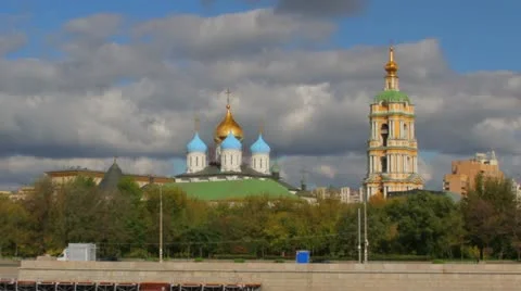 Moscow time-lapse in motion. Small Church in the center of Moscow, zoom out Stock Footage 21239880